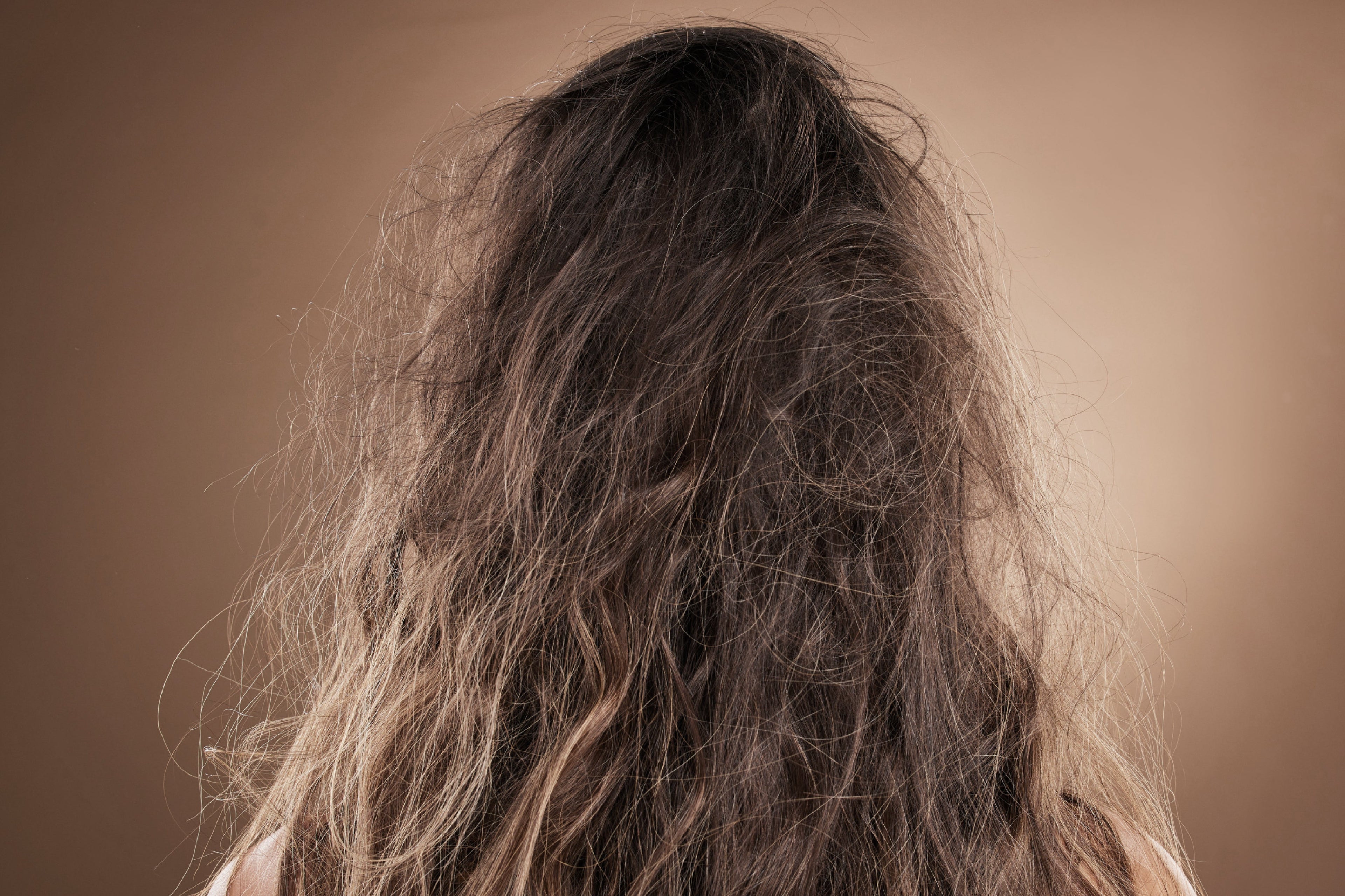 Errores comunes que están dañando tu cabello