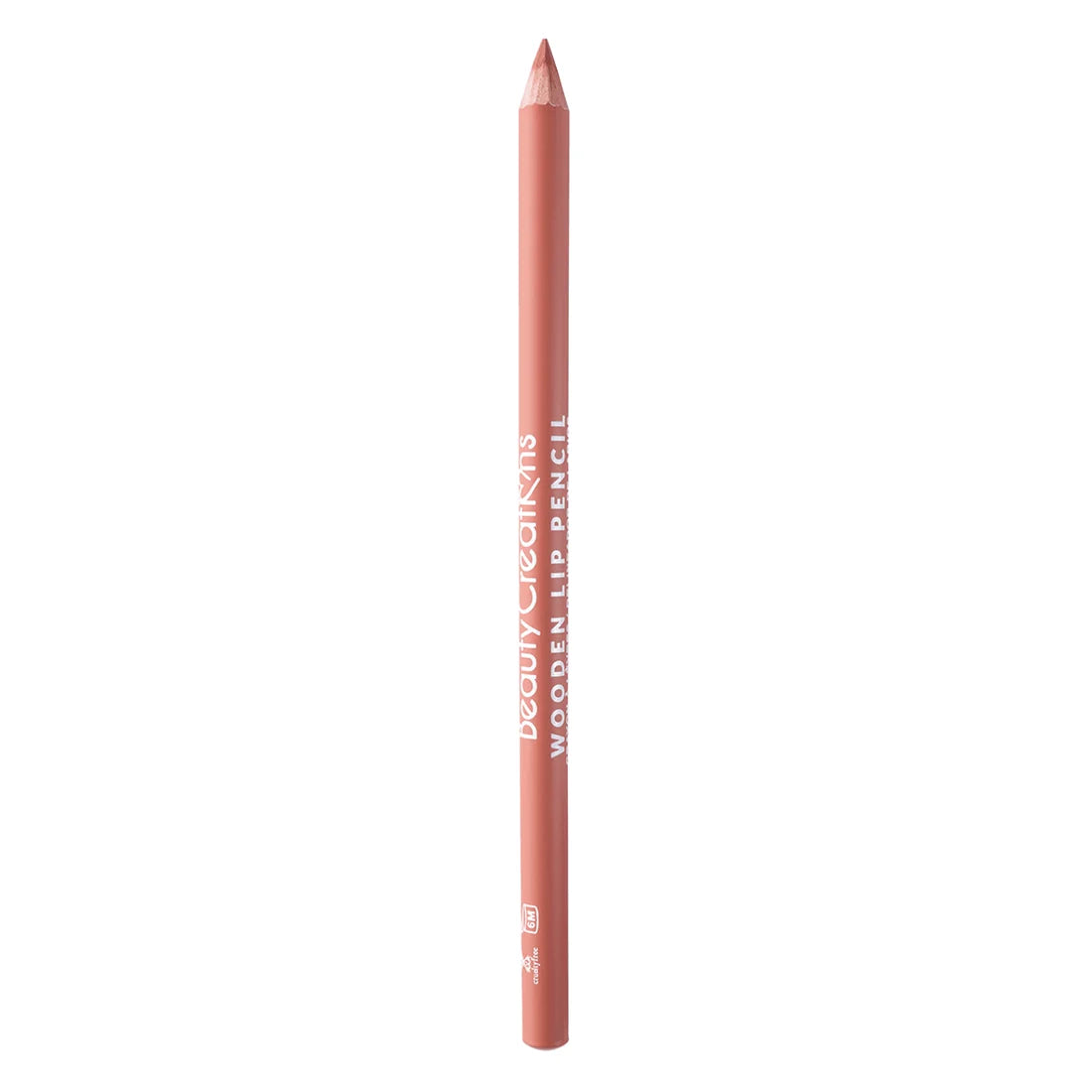 Lápiz de labios de madera de Beauty Creations en color coral, con el nombre de la marca impreso en el cuerpo, mostrado verticalmente sobre un fondo blanco limpio.
