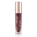 Tubo de Lip Paint violeta oscuro de Beauty Creations con tapa rose-gold reflectante sobre un fondo blanco limpio, transmitiendo un look de producto de belleza pulido y elegante.