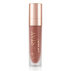 Tubo de Lip Paint nude de Beauty Creations con tapa rose-gold reflectante sobre un fondo blanco limpio, transmitiendo un look de producto de belleza pulido y elegante.