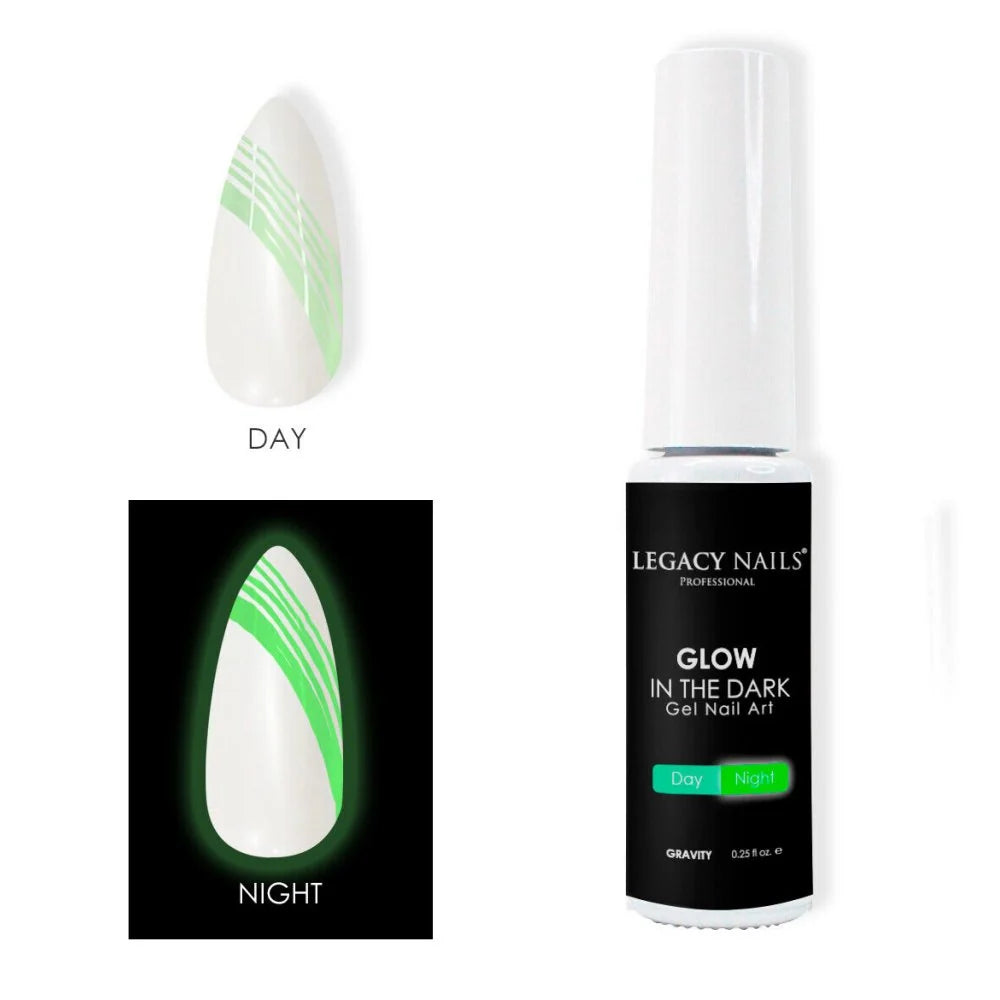Un frasco de gel para uñas que brilla en la oscuridad de Legacy Nails junto a un tip de uña que muestra rayas verde pálido de día y un brillo verde intenso de noche.