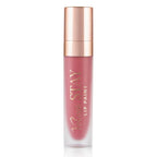 Tubo de Lip Paint rosa claro de Beauty Creations con tapa rose-gold reflectante sobre un fondo blanco limpio, transmitiendo un look de producto de belleza pulido y elegante.