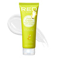 Un tubo amarillo brillante de la crema para pies con 25% de urea de RED by KISS se muestra frente a una muestra de crema sobre fondo blanco, promoviendo la hidratación para talones secos y agrietados.